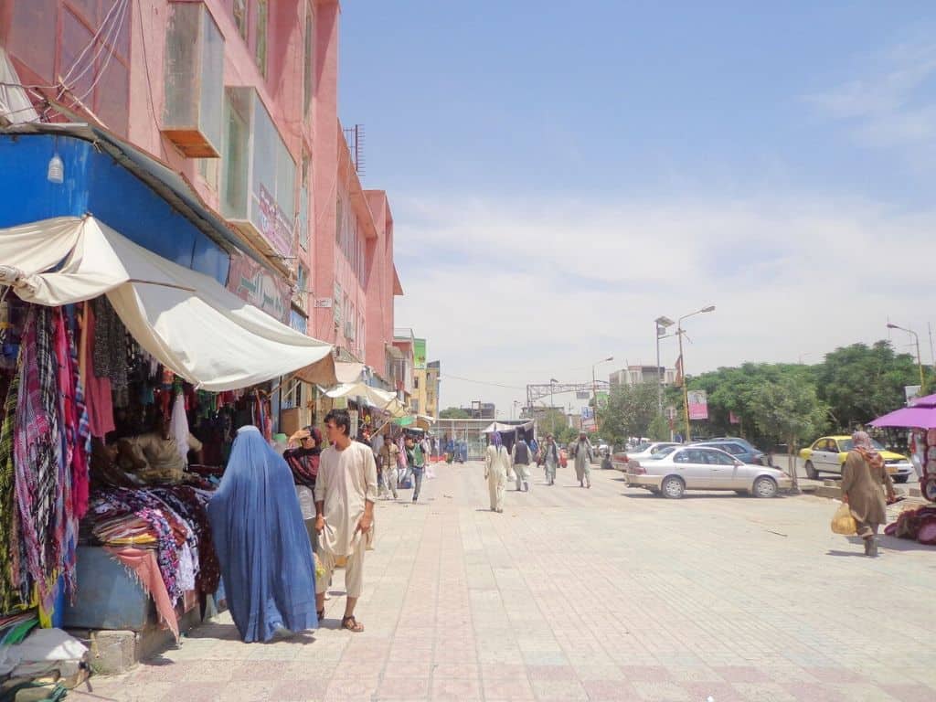 Onde fica Mazar-e Sharif